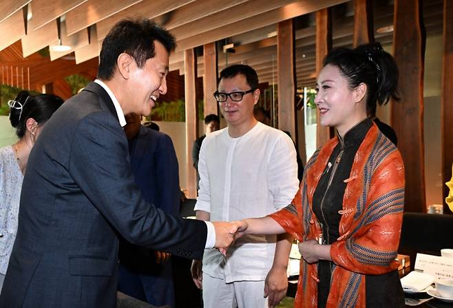 오세훈 서울시장은 지난 1일 베이징에서 엔터테인먼트, 콘텐츠산업, 미술ㆍ전시기획 등 중국 대표 문화예술 인사를 만나 한중문화 교류 방안을 논의했다 /사진제공=서울시