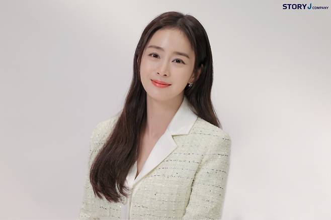 김태희, 現 소속사와 재계약.. 6년째 동행 이어간다 (사진: 스토리제이컴퍼니)