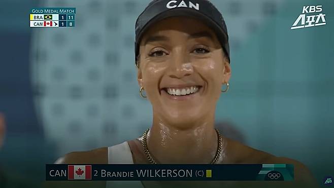 캐나다의 브랜디 월커슨이 '이매진'을 듣고 미소를 보이고 있다. /KBS 스포츠 유튜브 채널