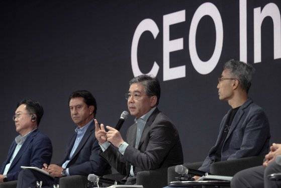 장재훈 현대차 사장이 지난 28일 오후 서울 여의도 콘래드호텔에서 열린 'CEO 인베스터 데이'에서 질의응답하고 있다. 사진 현대차