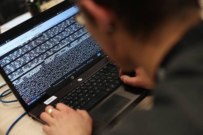 A North Korean hacking group, known as “Citrine Sleet,” has been exploiting a newly discovered vulnerability in Google’s Chrome browser to conduct sophisticated cryptocurrency thefts, targeting both institutions and individuals. The photo is unrelated to the articel. /Yonhap News