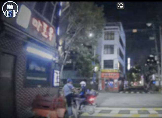 절도범을 가로막은 시민의 오토바이/사진=서울경찰 유튜브 캡처