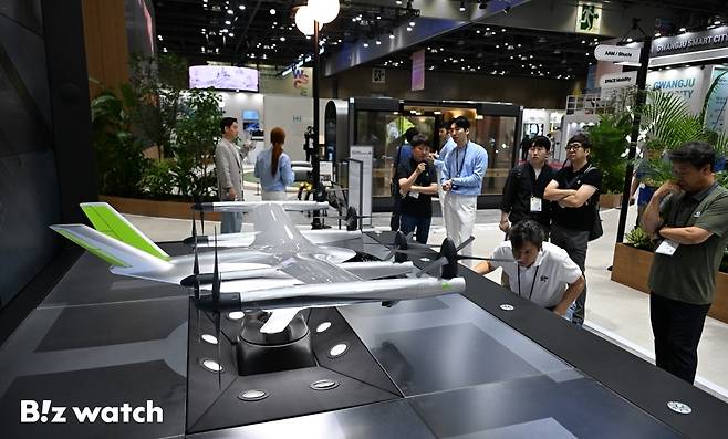 현대자동차그룹이 경기도 고양시 킨텍스에서 3일 열린 '월드 스마트 시티 엑스포 2024 (WSCE 2024)'에 처음으로 참가해 추구하는 사람 중심의 스마트시티를 선보이고 있다./사진=이명근 기자 qwe123@