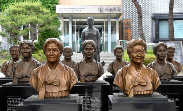 경기 광주 나눔의 집에 설치된 돌아가신 위안부 피해 할머니들의 흉상. 경기일보DB