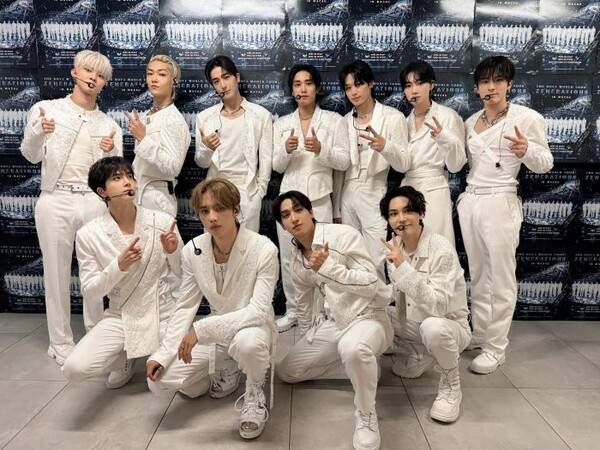 사진=더보이즈 X