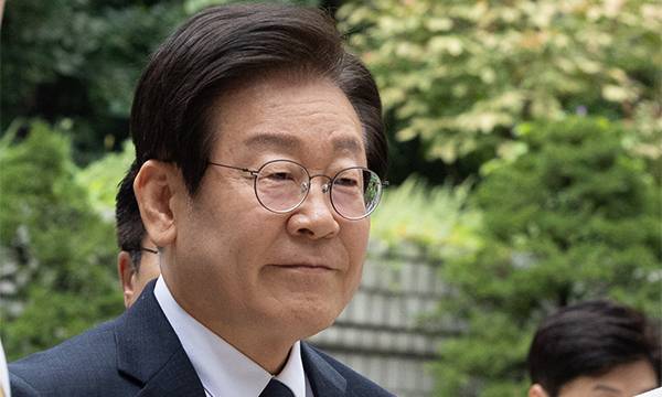 이재명 더불어민주당 대표가 지난 20일 서울 서초구 서울중앙지방법원에서 열린열린 '故김문기·백현동 허위 발언 공직선거법 위반 혐의' 관련 결심공판에 출석하고 있다. 뉴시스