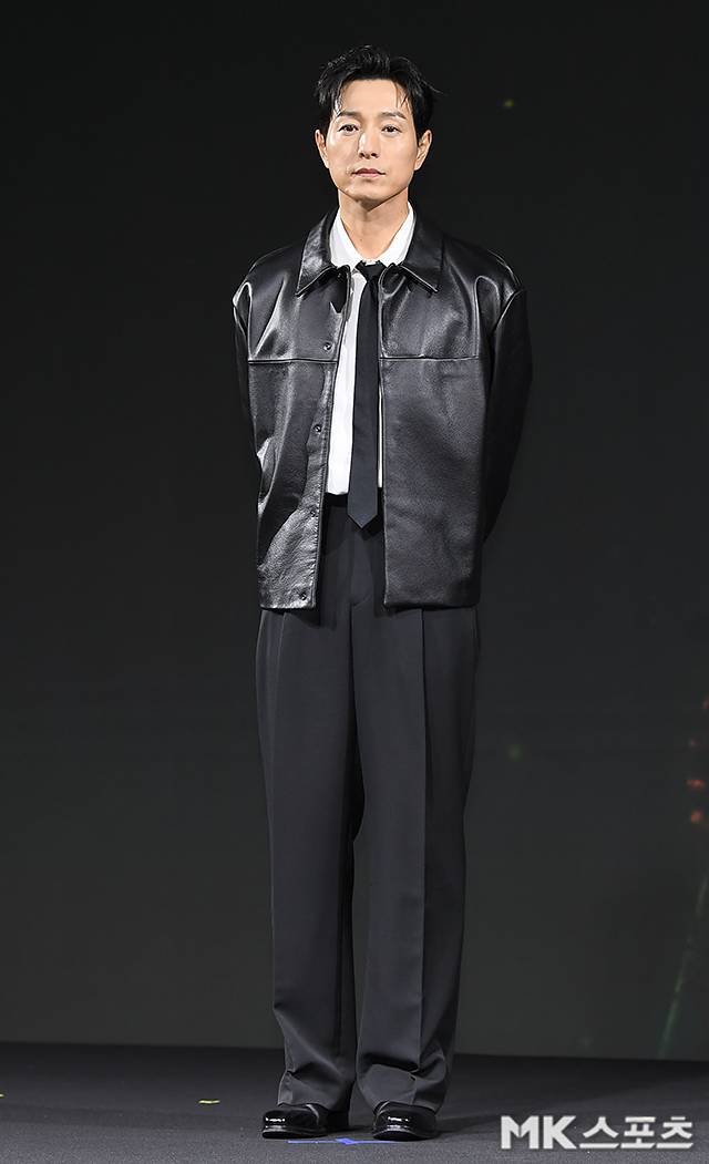 10일 오전 서울 종로구 JW 메리어트 동대문 스퀘어 서울에서 넷플릭스(Netflix) 영화 ‘전,란’의 제작보고회가 진행됐다. 이날 현장에는 배우 강동원, 박정민, 차승원, 김신록, 정성일, 김상만 감독이 참석한다. / 사진 = 천정환 기자