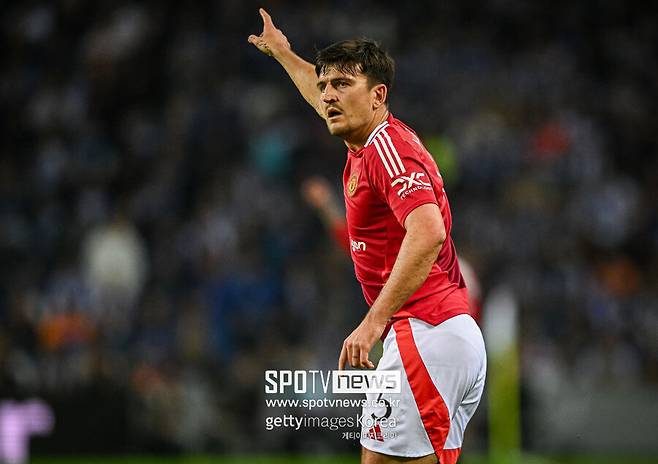 ▲ 맨유 소식을 전하는 '맨체스터 유나이티드 뉴스'는 12일(한국시간) "구단은 1월에 매과이어를 1,000만 파운드(약 176억 원)에 매각할 의사가 있다"라고 보도했다.