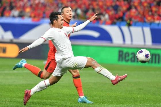 중국이 15일 인도네시아를 2-1로 누르고 2026 북중미 월드컵 아시아 3차 예선에서 첫승을 거뒀다. 신화=연합뉴스