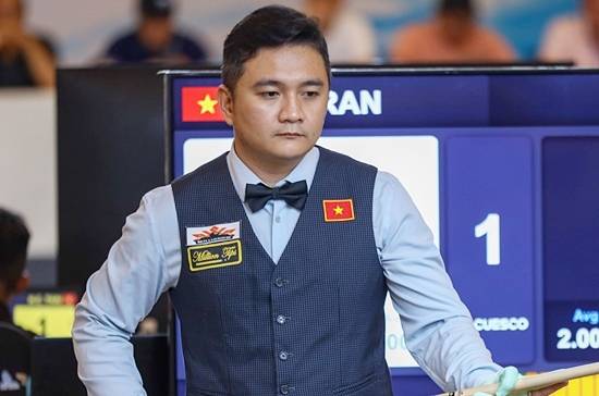 “트란탄럭 너무 멋진 선수” 49:23, 세계3쿠션선수권 결승전 ‘챔피언십포인트’. 조명우의 뒤돌리기가 키스 나면서 순간적으로 득점됐으나 심판이 이를 놓쳤다. 그러나 상대인 트란탄럭은 가벼운 미소를 띠며 “맞았다”면서 조명우에게 축하인사를 건넸다. 조명우는 트란이 진심으로 축하해준다는걸 느꼈다고 말했다. (사진=파이브앤식스)