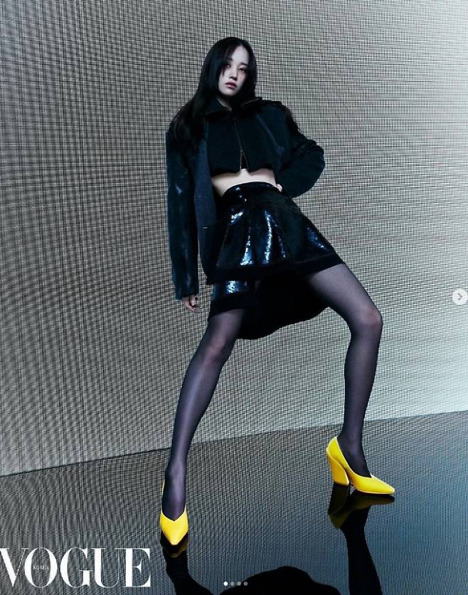 전종서가 카리스마 넘치는 모습으로 시선을 사로잡았다. /사진=전종서 인스타그램