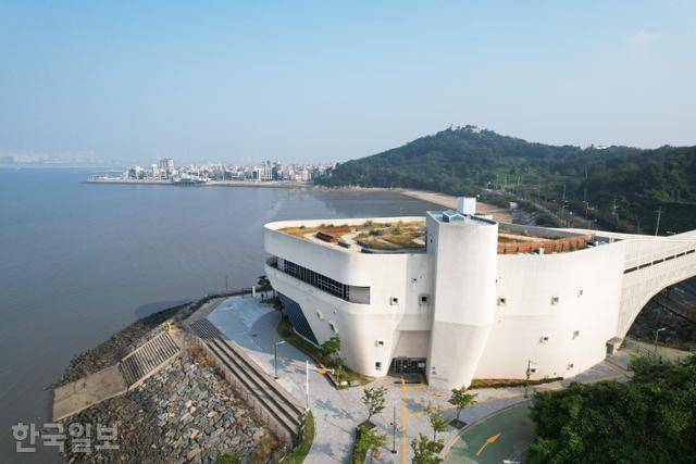 시흥 오이도박물관은 오이도 선사유적에 관해 자세히 전시하고 있다.