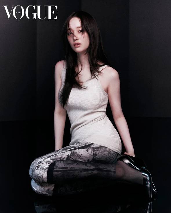 패션 매거진 보그코리아가 전종서와 함께한 화보를 선보였다. /사진=보그코리아 공식 홈페이지