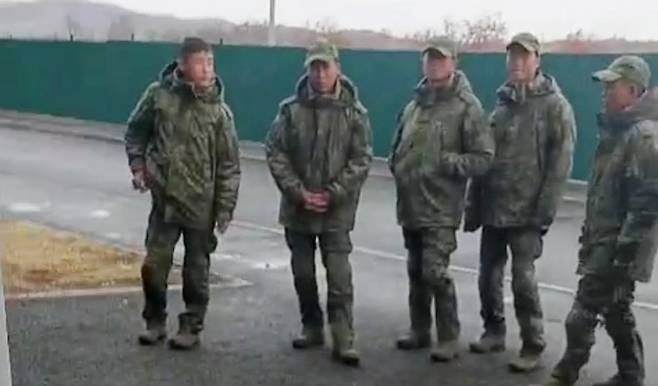 러시아 독립 언론 아스트라가 공개한 러시아 파병 북한군 추정 모습. 사진=연합뉴스