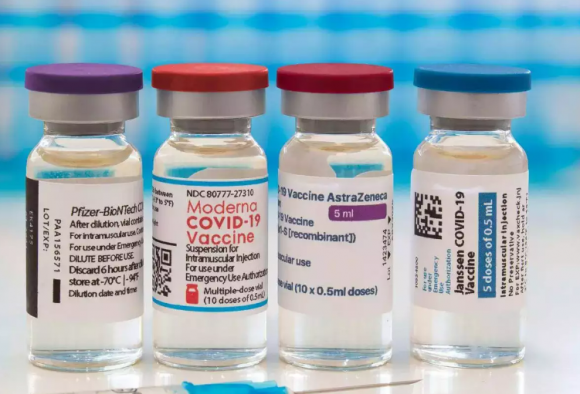 왼쪽부터 코로나19 백신 화이자, 모더나, 아스트라제네카, 얀센. 자료사진