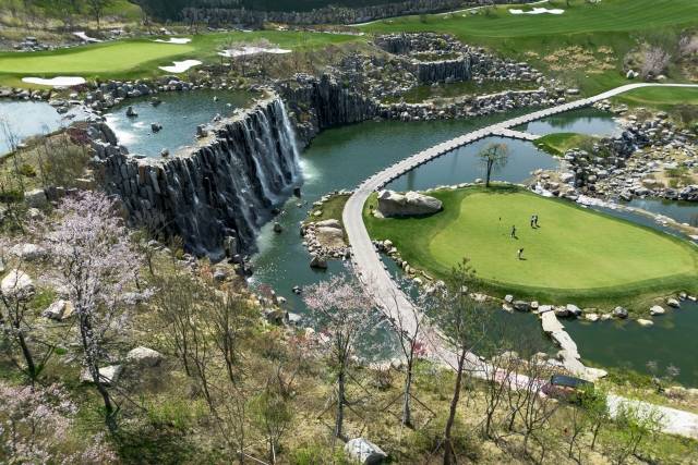 카스카디아 워터 코스. 카스카디아