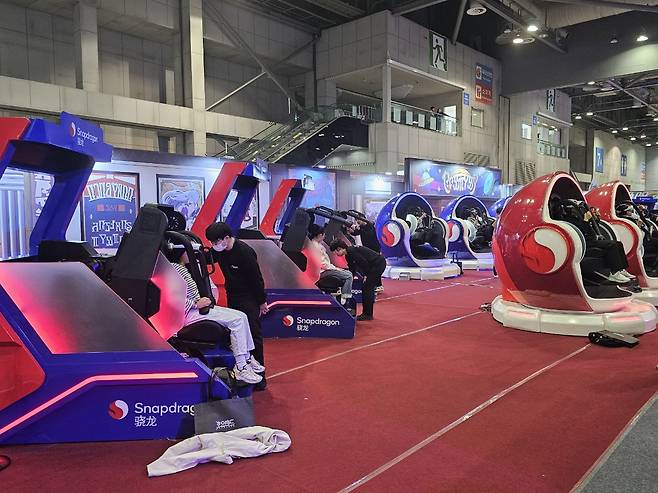 - VR 체험기기는 정말 많은 개척자가 즐겼다