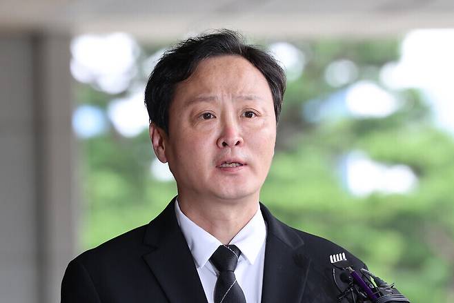 티몬·위메프의 대규모 미정산 사태와 관련해 류광진 티몬 대표가 지난 9월19일 오전 피의자 신분으로 조사받기 위해 서울 서초구 서울중앙지방검찰청에 출석하며 취재진 질문에 답하고 있다. 연합뉴스