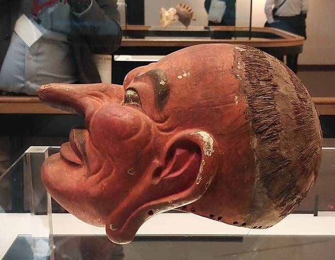 8세기 도다이사 등의 기가쿠 가면극에 쓰였던 ‘취호종’이란 이름의 가면도 전시장에 나왔다. 노형석 기자