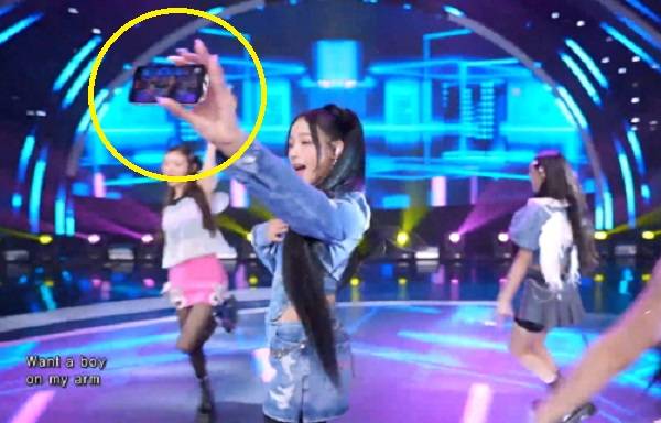 2023년 7월 30일자 SBS '인기가요' 뉴진스 무대의 한 장면. SBS 방송화면 캡처