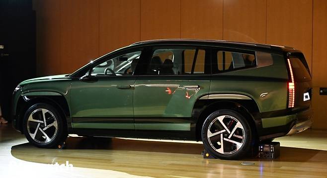 현대자동차가 21일 목요일 미국 로스앤젤레스 골드스테인 하우스에서 전동화 SUV '아이오닉 9'을 세계 최초로 공개한 가운데 경기 고양시 일산서구 킨텍스로 현대모터스튜디오 고양에서 아이오닉9 미디어갤러리가 진행되고 있다./사진=이명근 기자 qwe123@