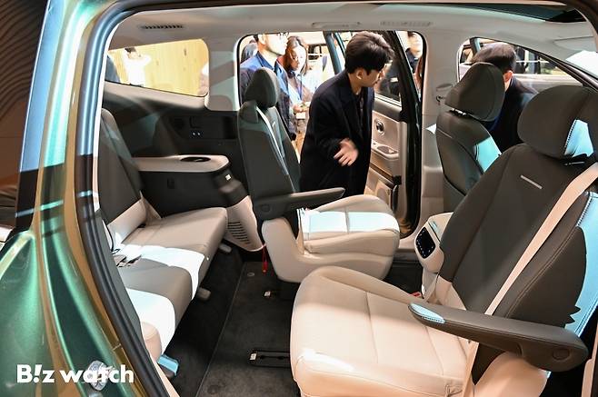 현대자동차가 21일 목요일 미국 로스앤젤레스 골드스테인 하우스에서 전동화 SUV '아이오닉 9'을 세계 최초로 공개한 가운데 경기 고양시 일산서구 킨텍스로 현대모터스튜디오 고양에서 아이오닉9 미디어갤러리가 진행되고 있다./사진=이명근 기자 qwe123@