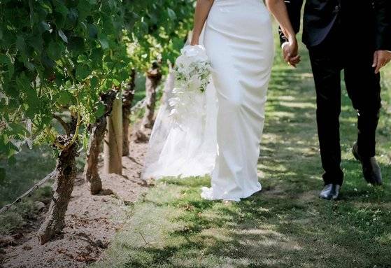 아이폰스냅은 결혼식 당일 예쁜 사진을 받을 수 있다는 장점 때문에 최근 몇 년 사이 예비부부들 사이에서 큰 인기를 끌었다. AFP=연합뉴스