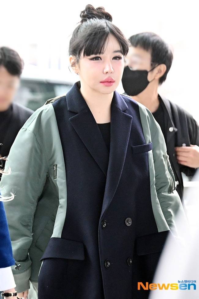 박봄