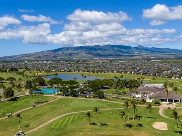세계적인 골프 코스 디자이너인 아놀드 파머(Arnold Palmer)와 에드 세이(Ed Seay)가 공동 설계한 하와이 프린스 골프 클럽이 최근 개보수 작업을 마치고 재개장했다 / 하와이 프린스 골프 클럽