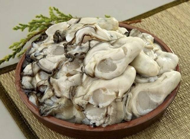 겨울이 제철인 수산물인 굴, 껍질을 벗겨 모아서 먹는 일반 굴인 알굴의 모습. (사진=연합뉴스)