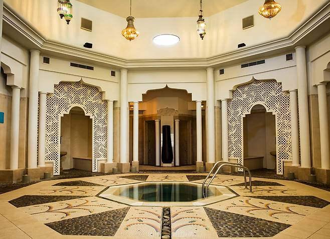 원형 구조의 나바사나 스파. 사진제공|팜투어