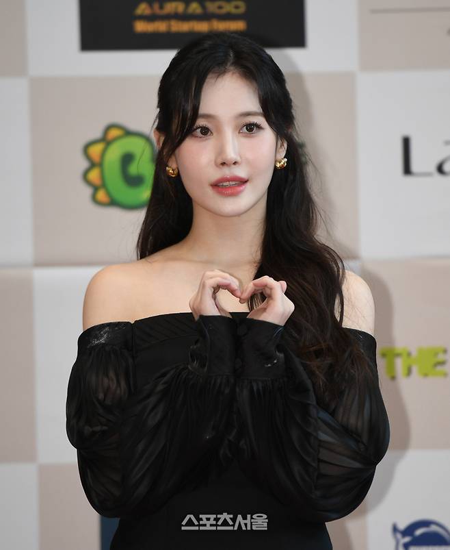 김아영 (걸스데이 유라)이 18일 서울 강남 건설회관에서 열린 제44회 황금 촬영상 시상식 레드카펫에서 포즈를 취하고 있다. 2024. 11. 18. 최승섭기자 thunder@sportsseoul.com