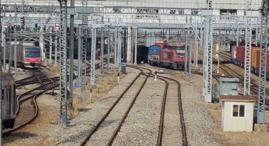 천안역의 전철과 열차 진입 모습. 윤평호 기자