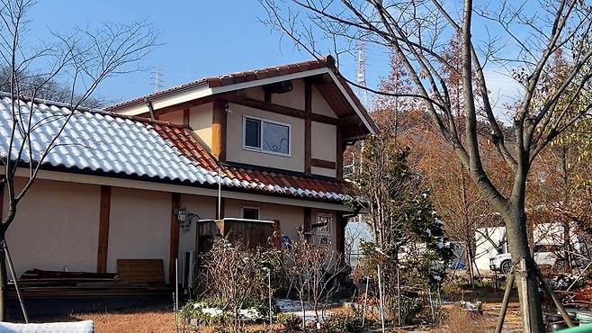 경매로 나온 경기 양주시 남면 매곡리 일대 위치한 신축 단독주택 전경. 윤병찬PD