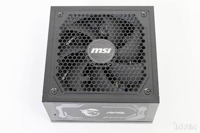 ▲ 본격적으로 제품을 살펴보자