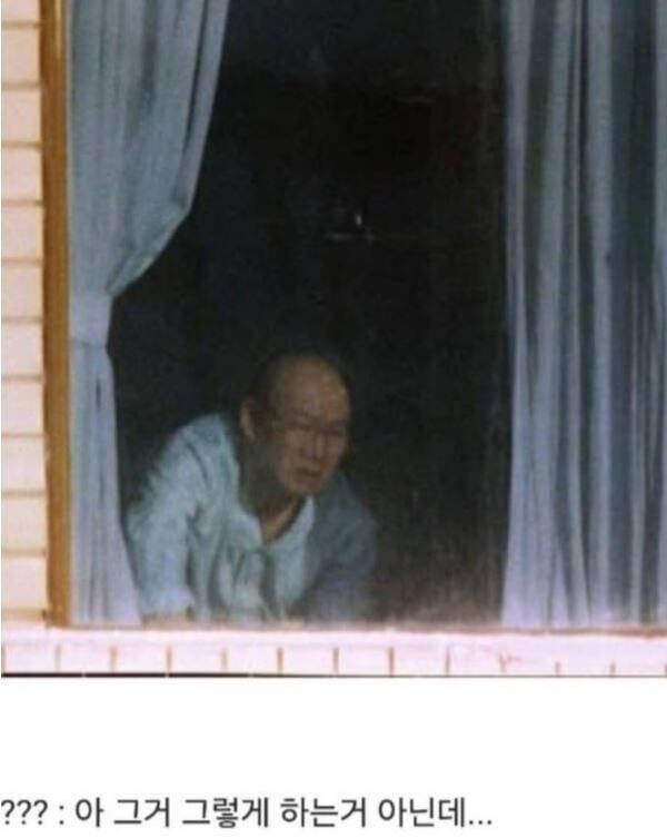 윤석열 대통령의 12·3 계엄사태를 풍자하기 위해 올라온 전두환 전 대통령의 사진. 온라인 커뮤니티 갈무리