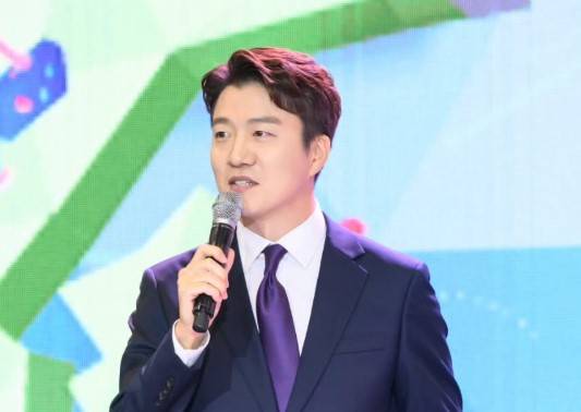 엄주원 MBC 아나운서가 비상계엄 사태로 인한 탄핵 요구 물결에 자신의 소신을 밝혔다./사진=엄주원 아나운서 인스타그램