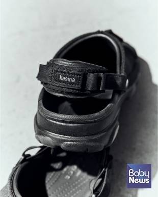 '카시나 x 크록스 올터레인 클로그' 모델컷 ⓒ크록스