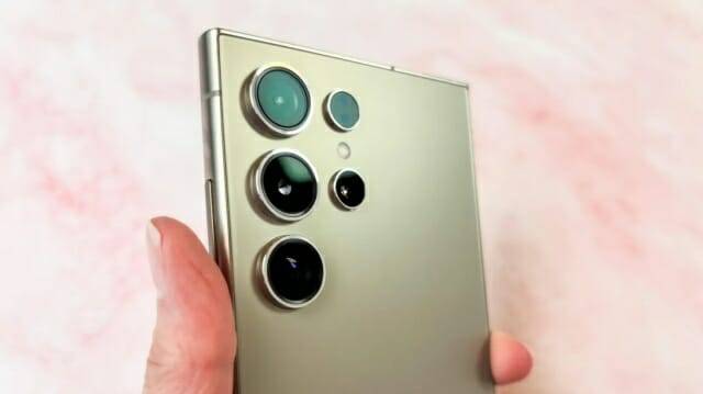 작년에 출시된 갤럭시S24 울트라 티타늄 옐로우 색상 모델 (사진=씨넷)