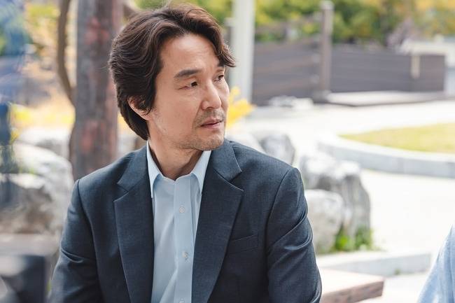 호평에도 불구하고 제작비 오버 이슈를 남긴 드라마 ‘이토록 친밀한 배신자’ 주인공 한석규(MBC)