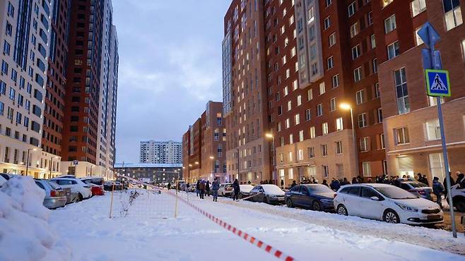 전동 스쿠터에 숨겨진 폭탄이 원격 조종으로 폭발했을 때 키릴로프 중장은 아파트 바로 앞에 있었다