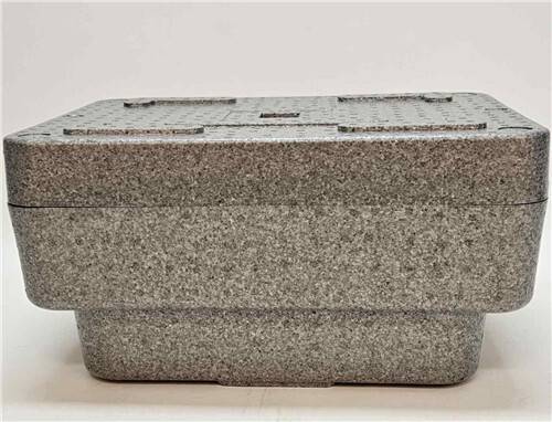 발포폴리프로필렌으로 제작된 다회용 택배 상자. 환경부