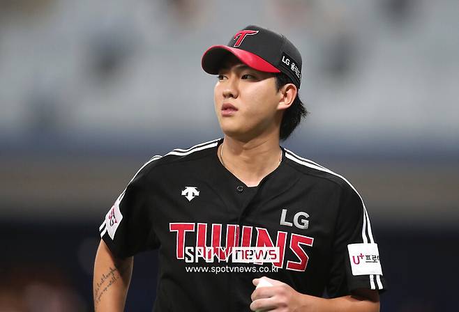 ▲ 김유민에 앞서 이상영(사진)의 음주 운전 사고로 홍역을 치른 바 있는 LG는 재발 방지와 철저한 교육을 약속했으나 또다시 터진 음주 운전 문제에 다시 고개를 숙였다. ⓒ 곽혜미 기자