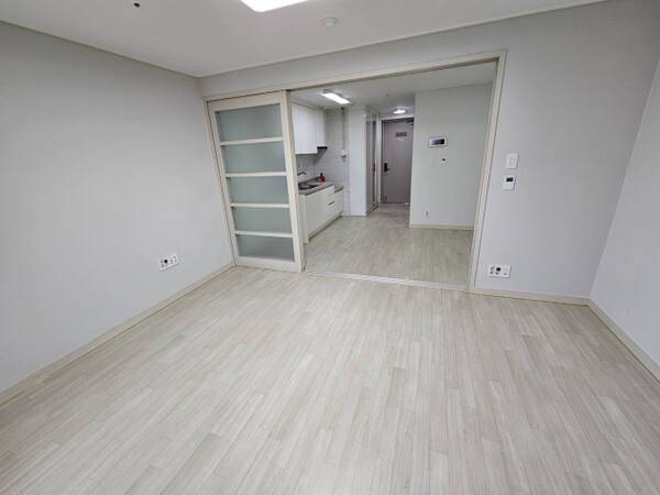 이학균(48)씨가 올해 초 입주한 화성향남 소재 LH 공공임대아파트 기숙사 내부. LH경기남부지역본부 제공