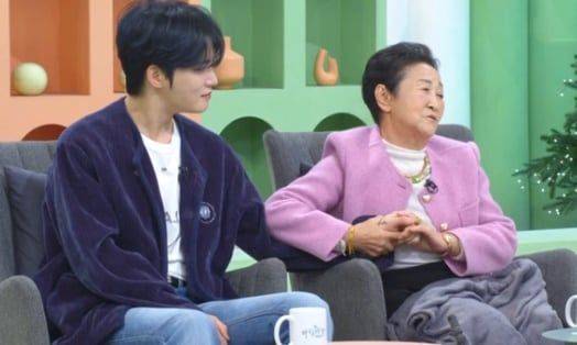 가수 겸 배우 김재중(왼쪽)과 어머니 유만순씨. KBS 1TV ‘아침마당’ 캡처