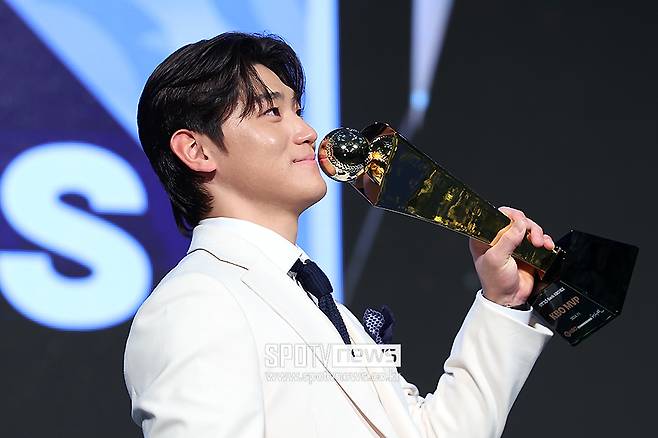 ▲ 김도영은 지난 프리미어12 당시 5경기에 모두 나가 타율 0.412(17타수 7안타)의 고감도 방망이는 물론, 세 개의 홈런을 몰아치며 자신의 장타력이 국제 무대에서도 충분히 통할 수 있다는 것을 보여줬다. 10타점을 쓸어 담으며 분전했고, 도루도 하나를 기록했다. ⓒ곽혜미 기자