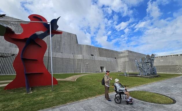 오키나와 현립 박물관-미술관 / JAPAN NOW