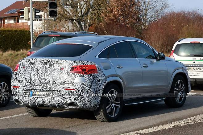 메르세데스-벤츠 'GLE 쿠페 페이스리프트' (출처 : Carscoops)