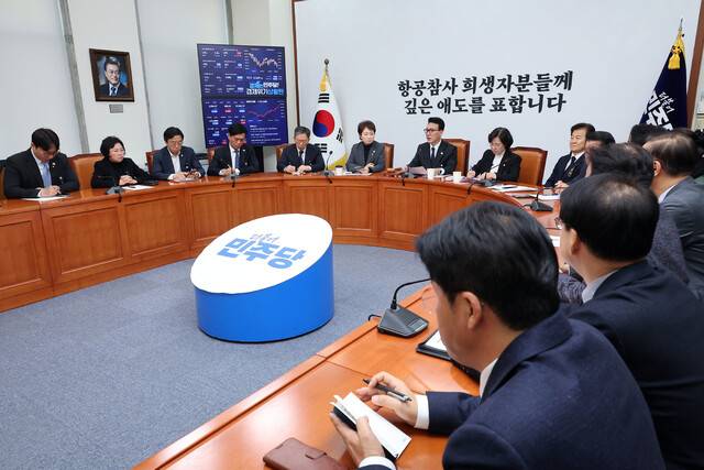 더불어민주당 내란극복·국정안정특위 위원장 김민석 의원이 2일 오전 국회에서 열린 내란극복·국정안정특별위원회 5차 회의에서 발언하고 있다. 연합뉴스