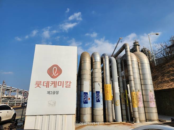 지난달 27일 전라남도 여수시에 위치한 여수국가산업단지 내 롯데케미칼 제 2공장. 이영기 기자.